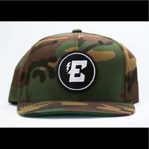Eminet Co Snapback trucker